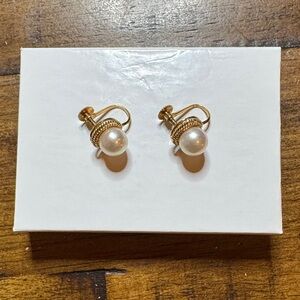Elegant Gold and Pearl Earrings